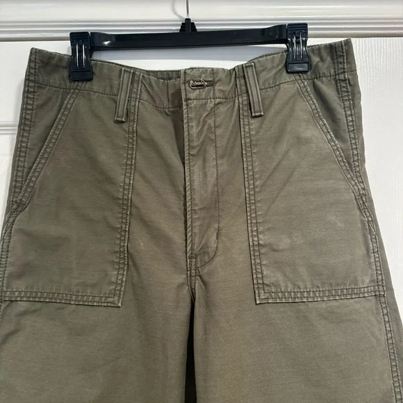 Women’s Levi’s rib cage, straight, utility pants. - Picture 3 of 7